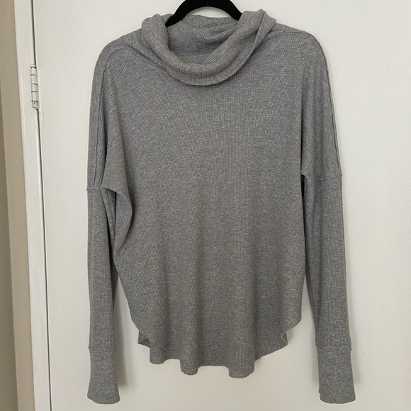 TNA Thermal Turtleneck - Picture 2 of 4